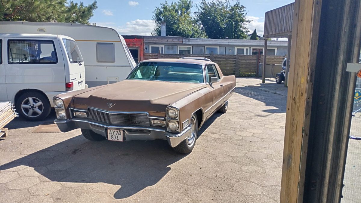 1968 Cadillac 2 door