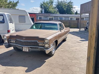 1968 Cadillac 2 door